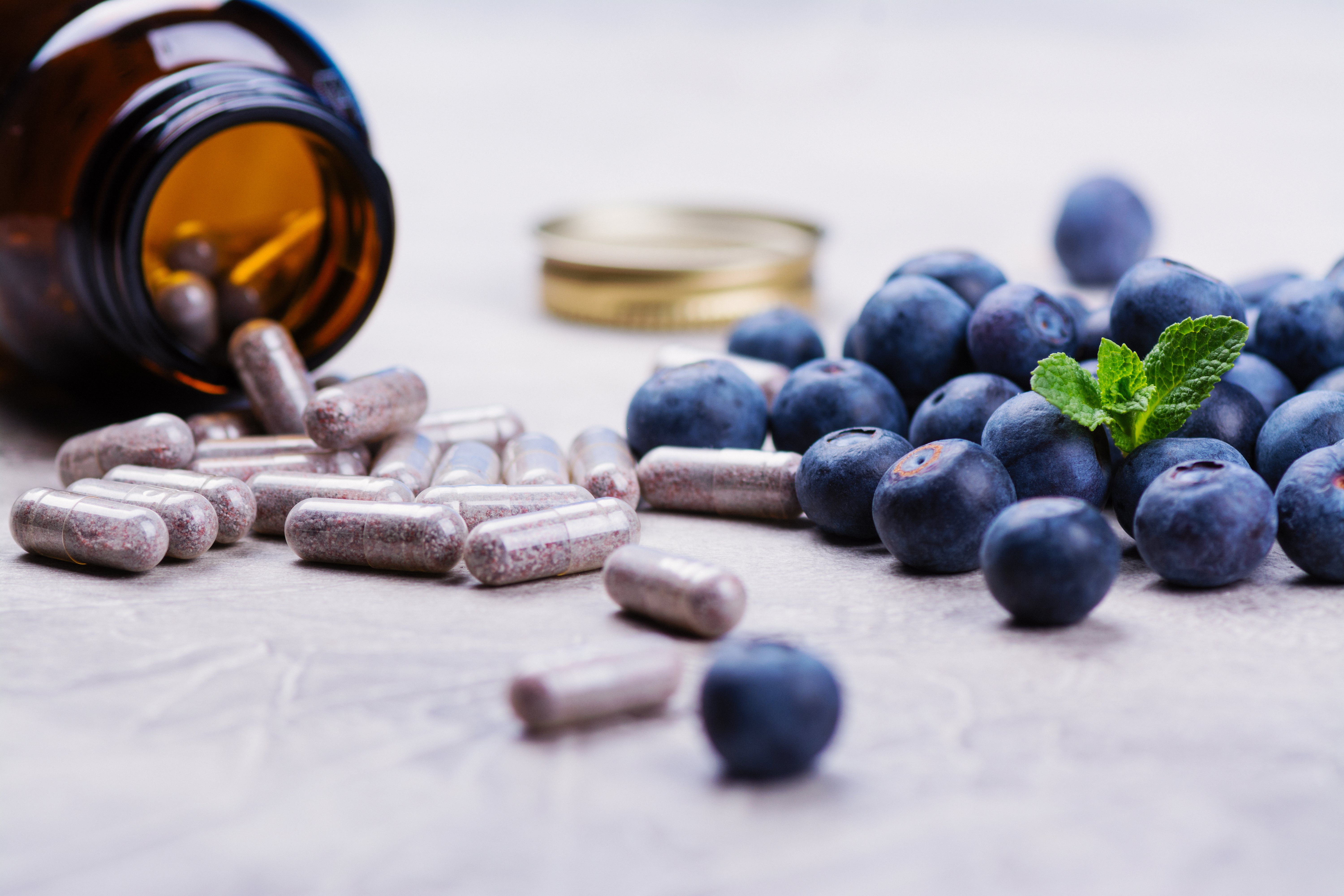 Dream team: how a healthy diet and supplemental phytochemicals work together to protect our health