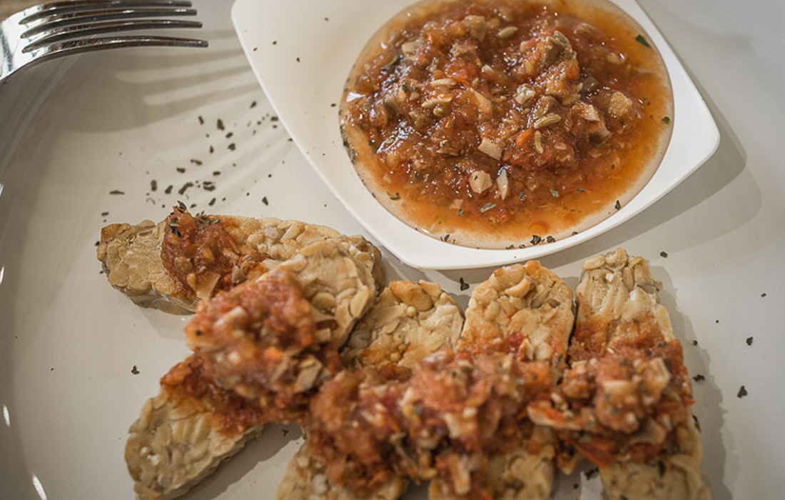 Tempeh in Spicy Tomato Sauce
