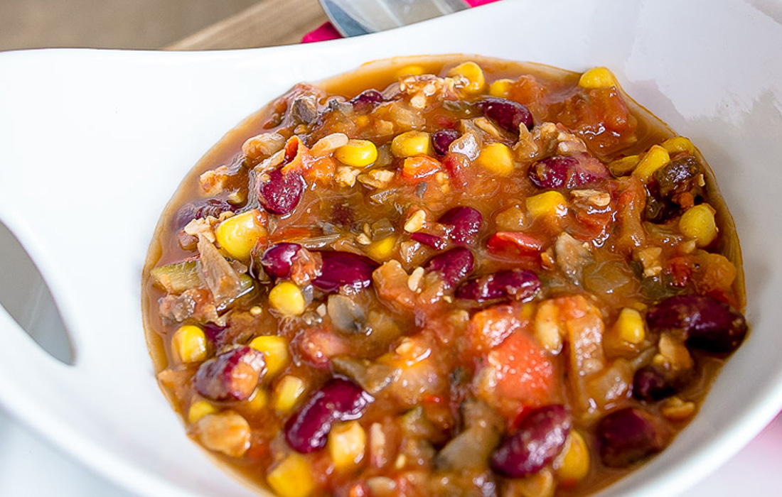 Tempeh Chili with Sriracha