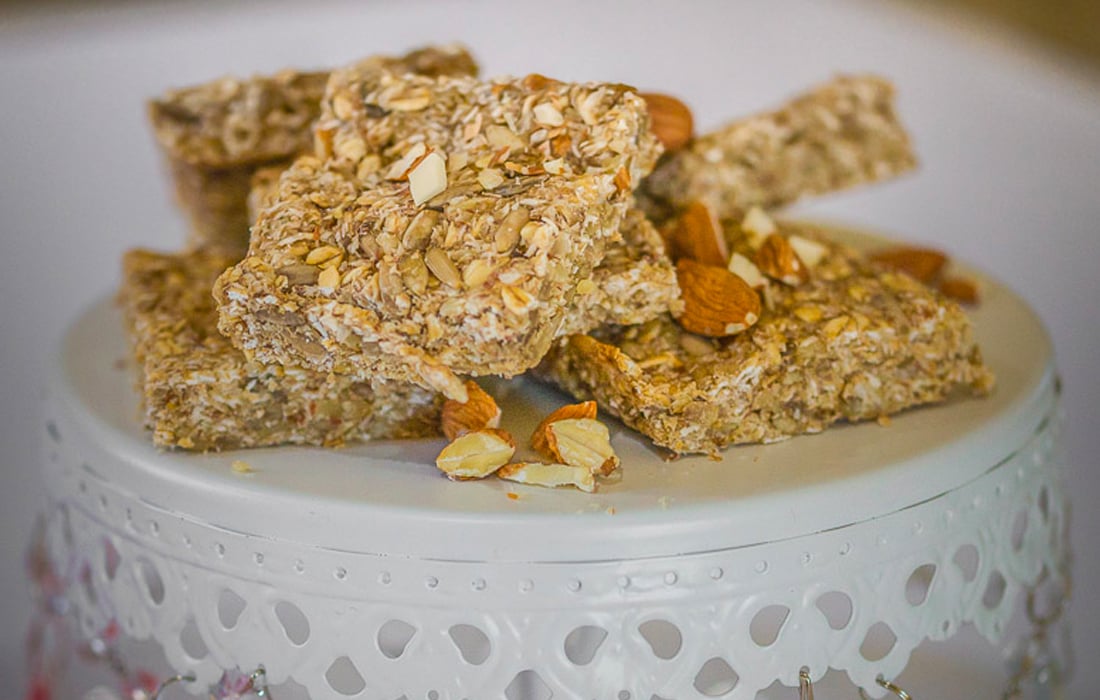 Easy Oatmeal Almond Coconut Bars