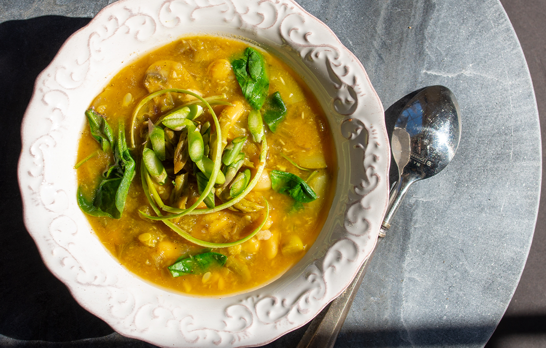 White Bean and Asparagus Soup